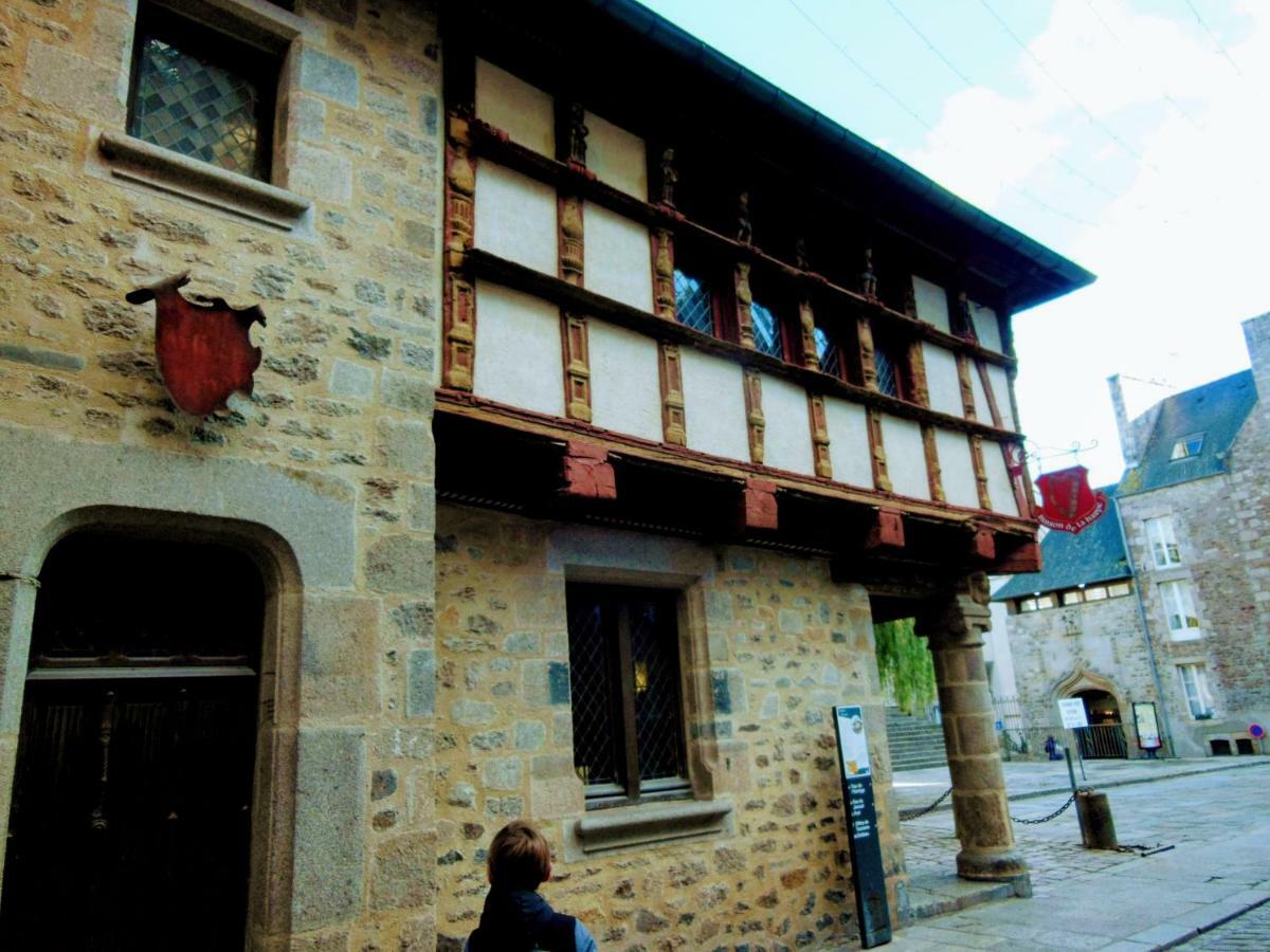 Gate House Lodge Динан Экстерьер фото
